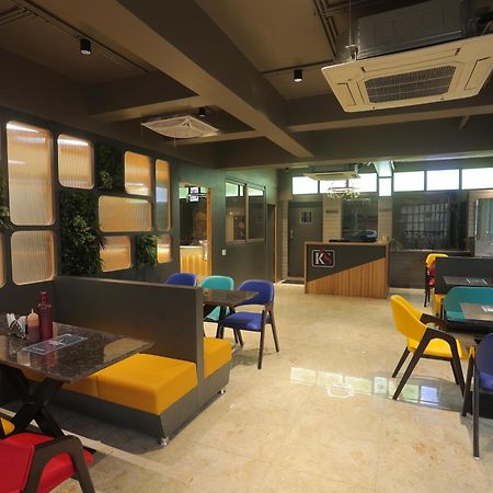 Hotel Shayan Inn Rajkot Extérieur photo