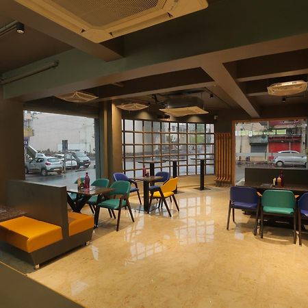 Hotel Shayan Inn Rajkot Extérieur photo