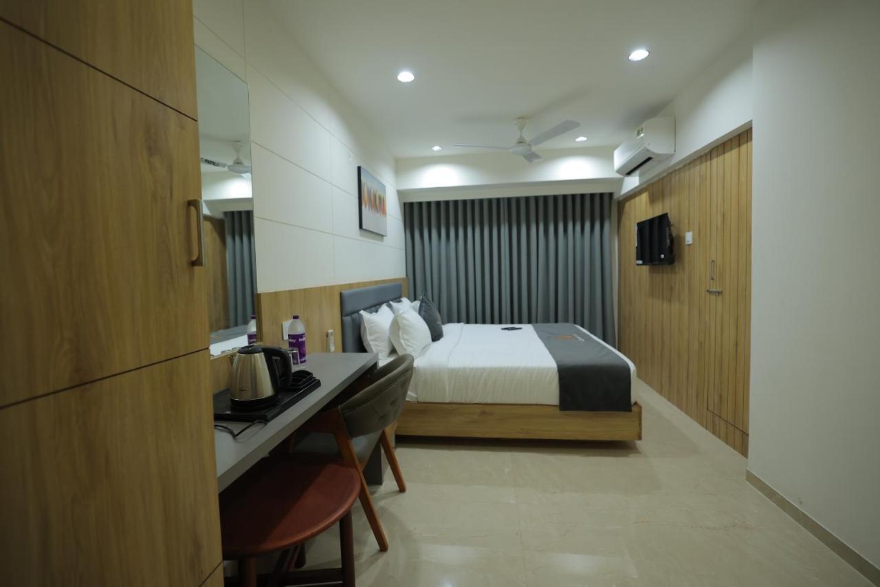 Hotel Shayan Inn Rajkot Extérieur photo