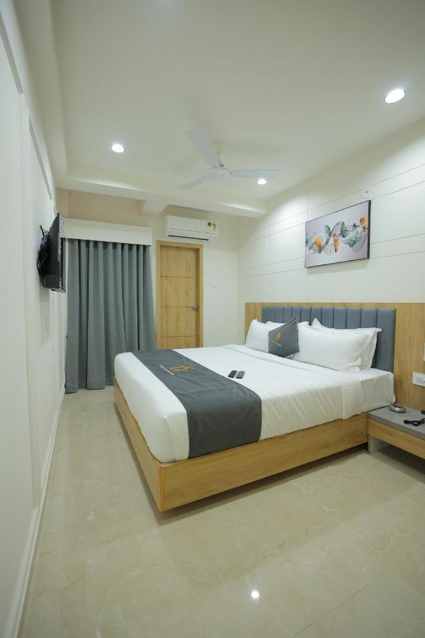 Hotel Shayan Inn Rajkot Extérieur photo