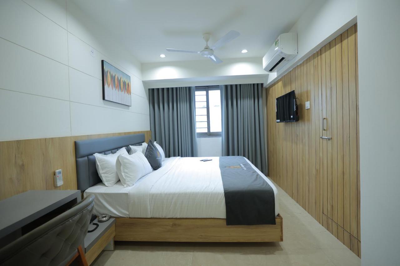 Hotel Shayan Inn Rajkot Extérieur photo