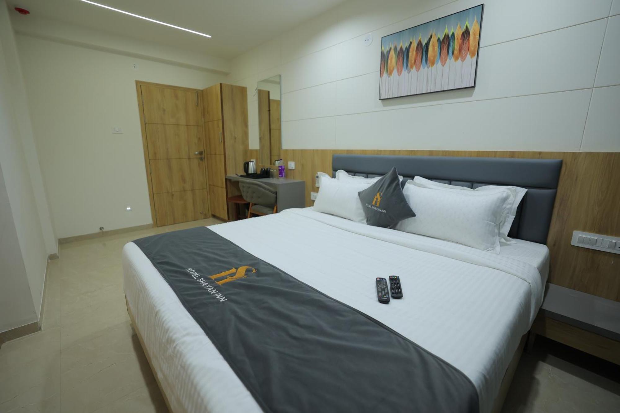 Hotel Shayan Inn Rajkot Extérieur photo