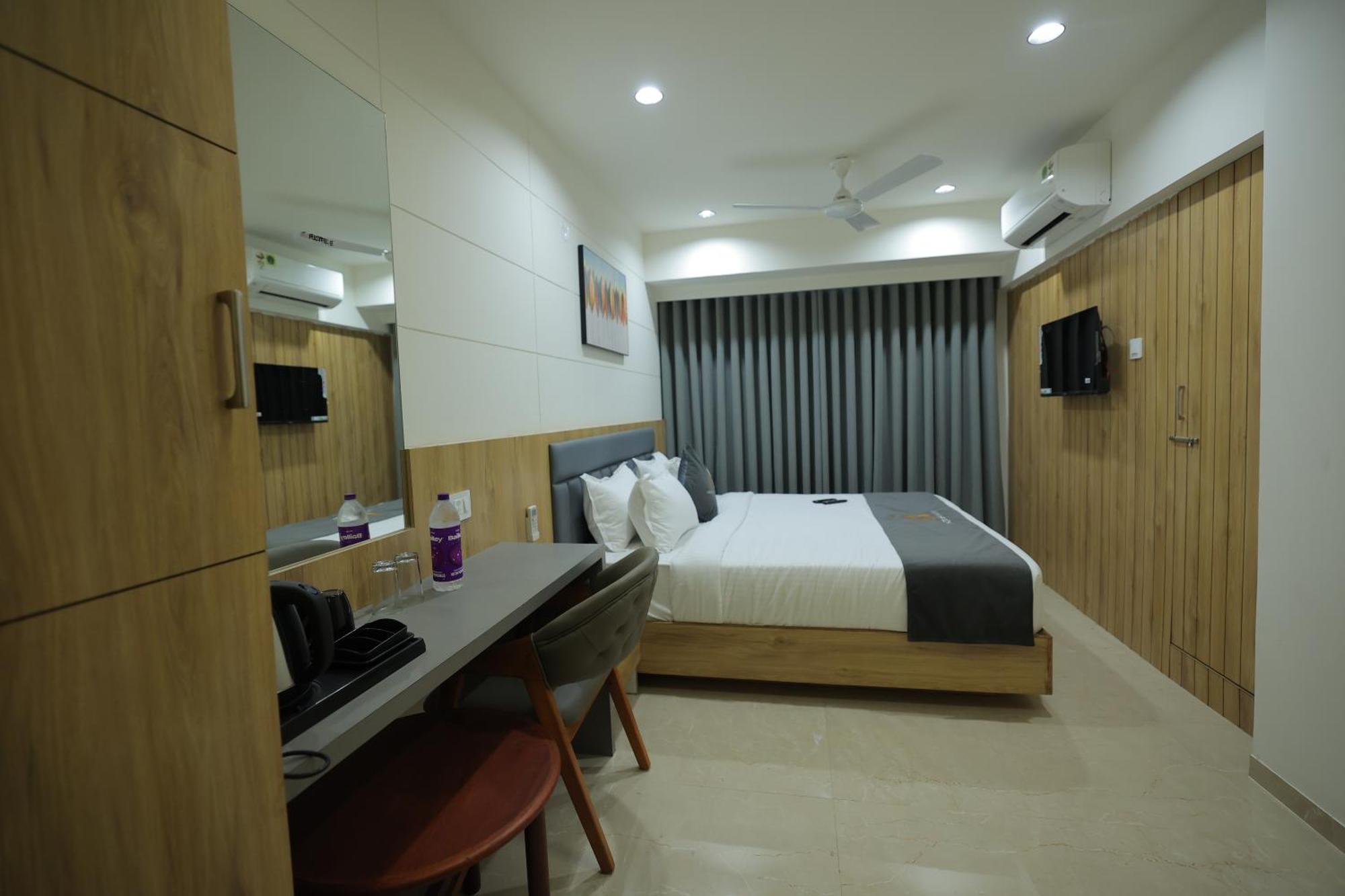 Hotel Shayan Inn Rajkot Extérieur photo