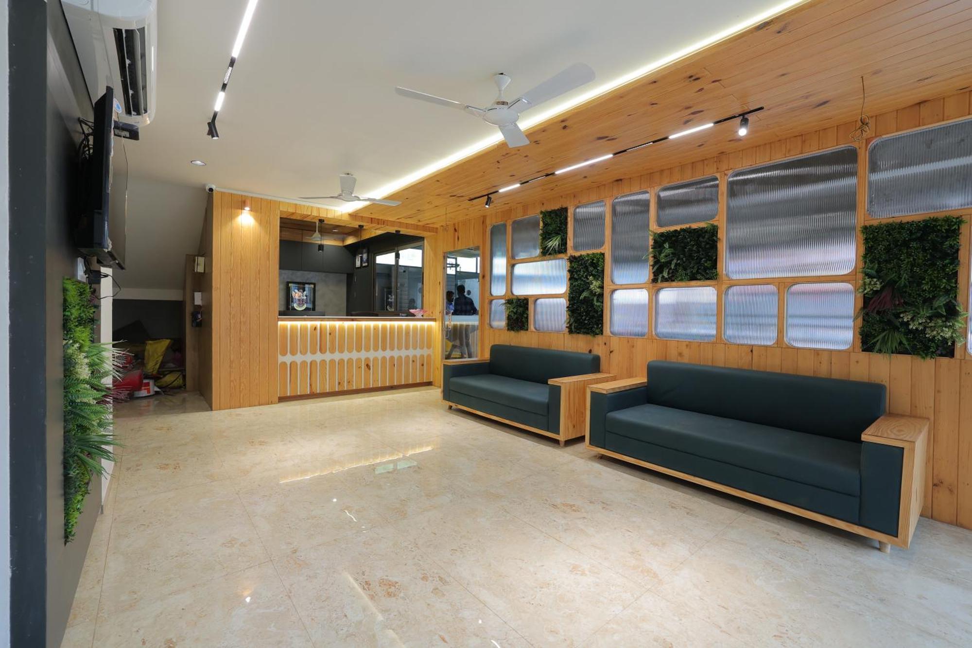 Hotel Shayan Inn Rajkot Extérieur photo