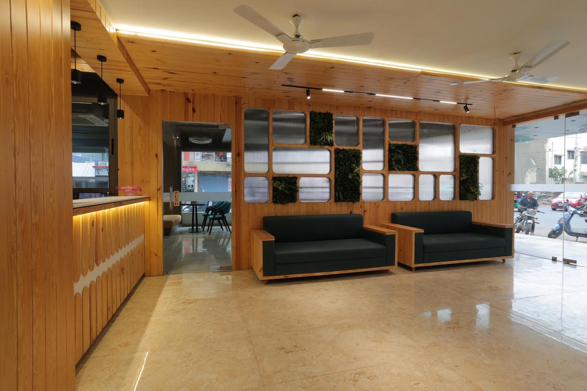 Hotel Shayan Inn Rajkot Extérieur photo