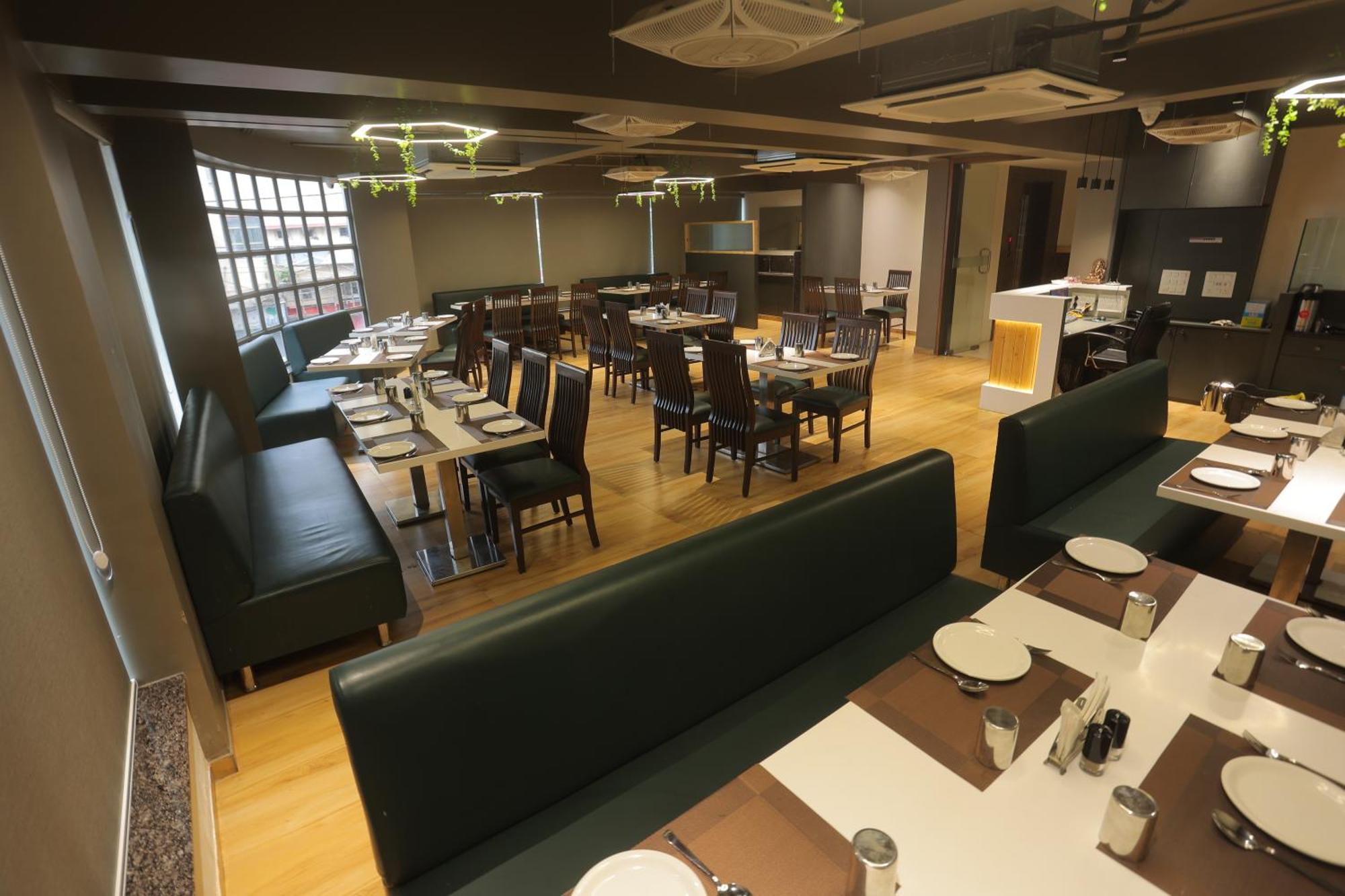 Hotel Shayan Inn Rajkot Extérieur photo