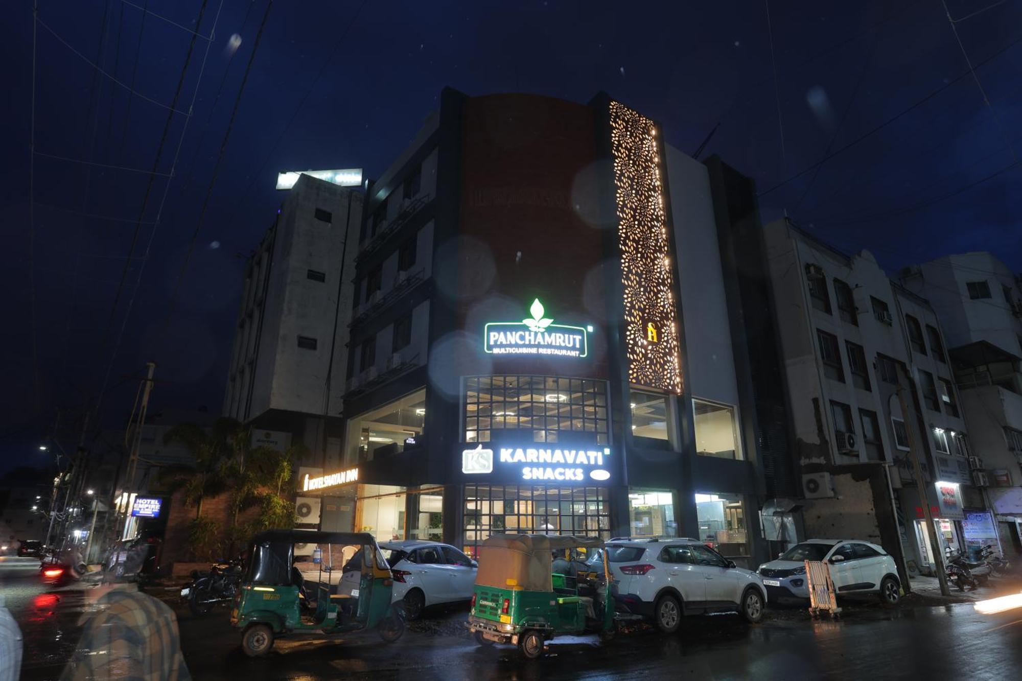 Hotel Shayan Inn Rajkot Extérieur photo
